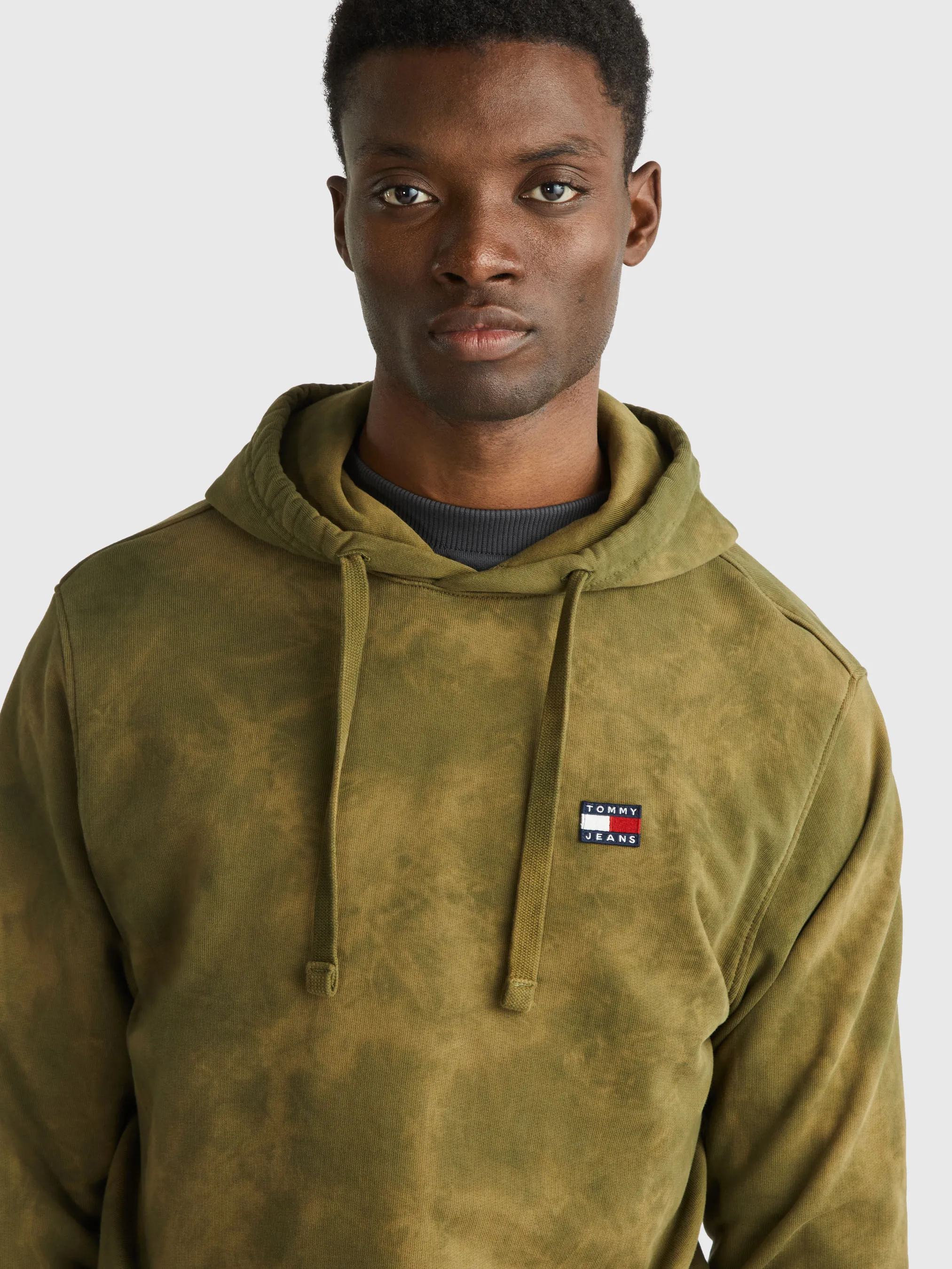 Badge Tie Dyed Hoodie | Sweatshirts & Hoodies | Tommy Jeans