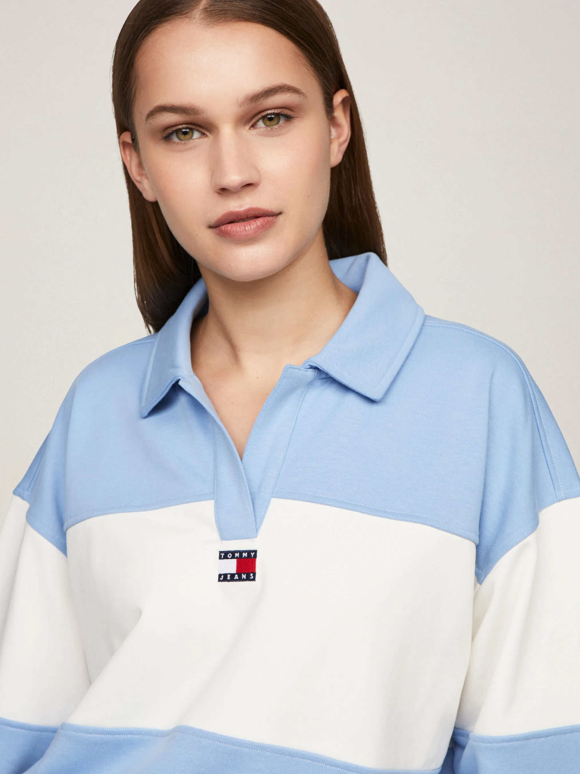 Colourblock Badge Sweatshirt | Sweatshirts & Hoodies | Tommy Jeans