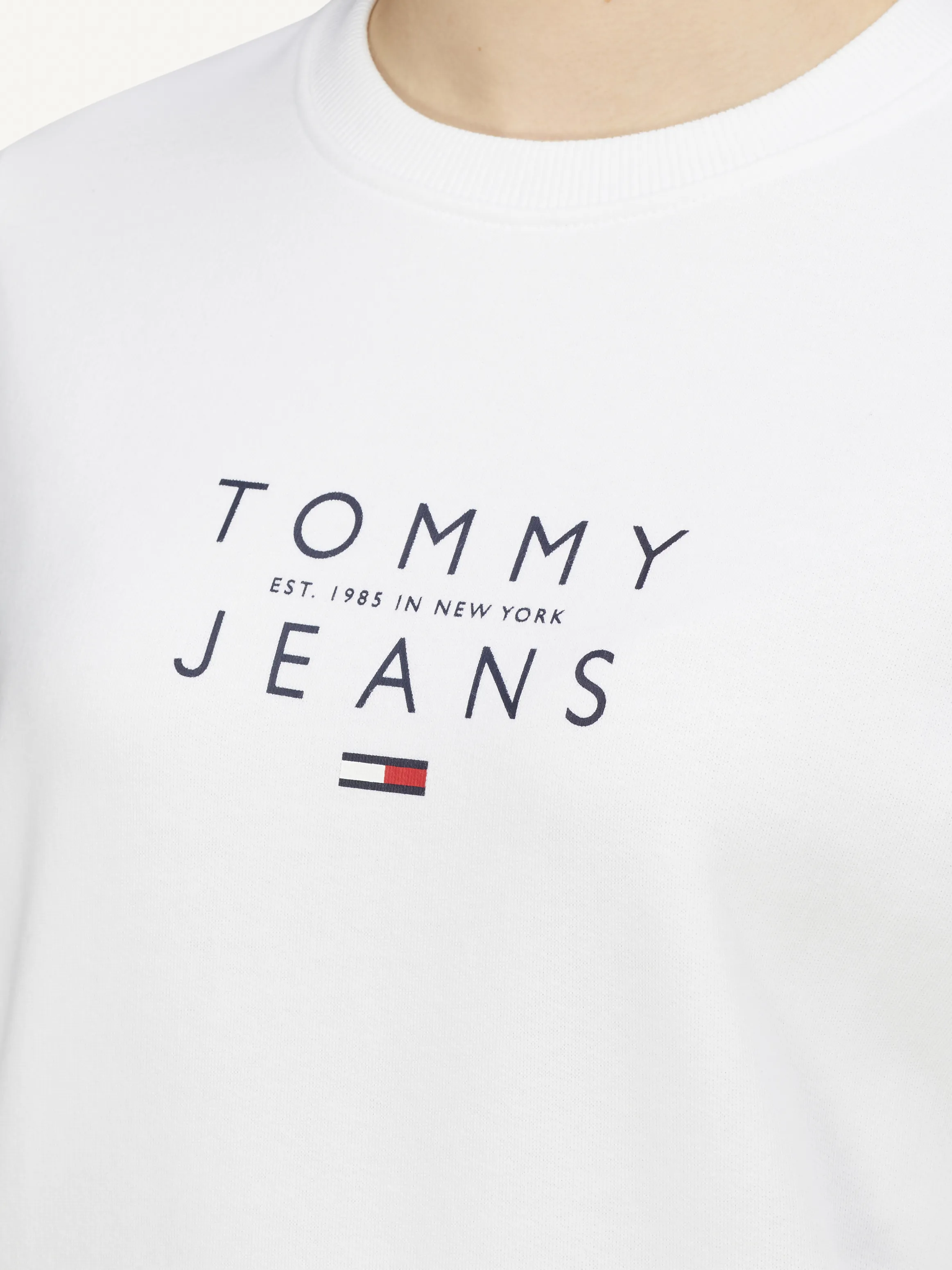 Essential Logo Sweatshirt | Sweatshirts & Hoodies | Tommy Hilfiger