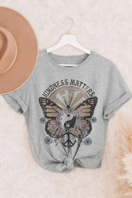 KINDNESS MATTERS GRAPHIC TEE PLUS SIZE