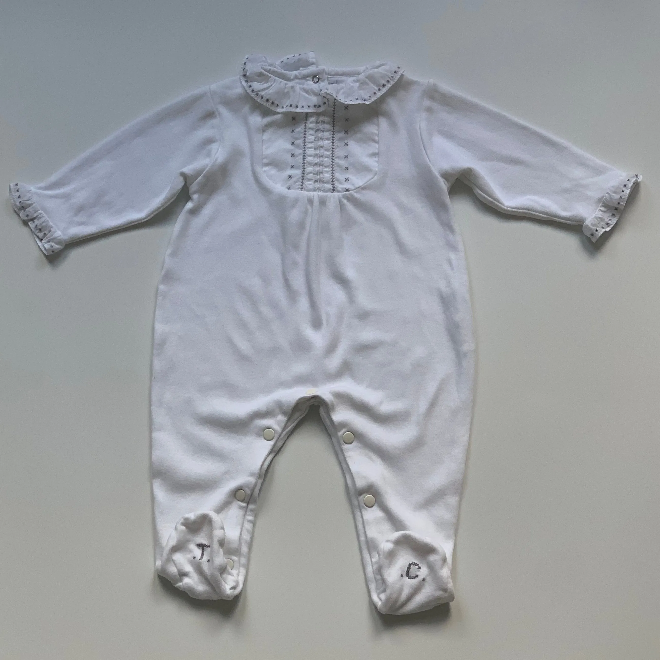 Tartine Et Chocolat White All-In-One With Grey Embroidery: 6 Months