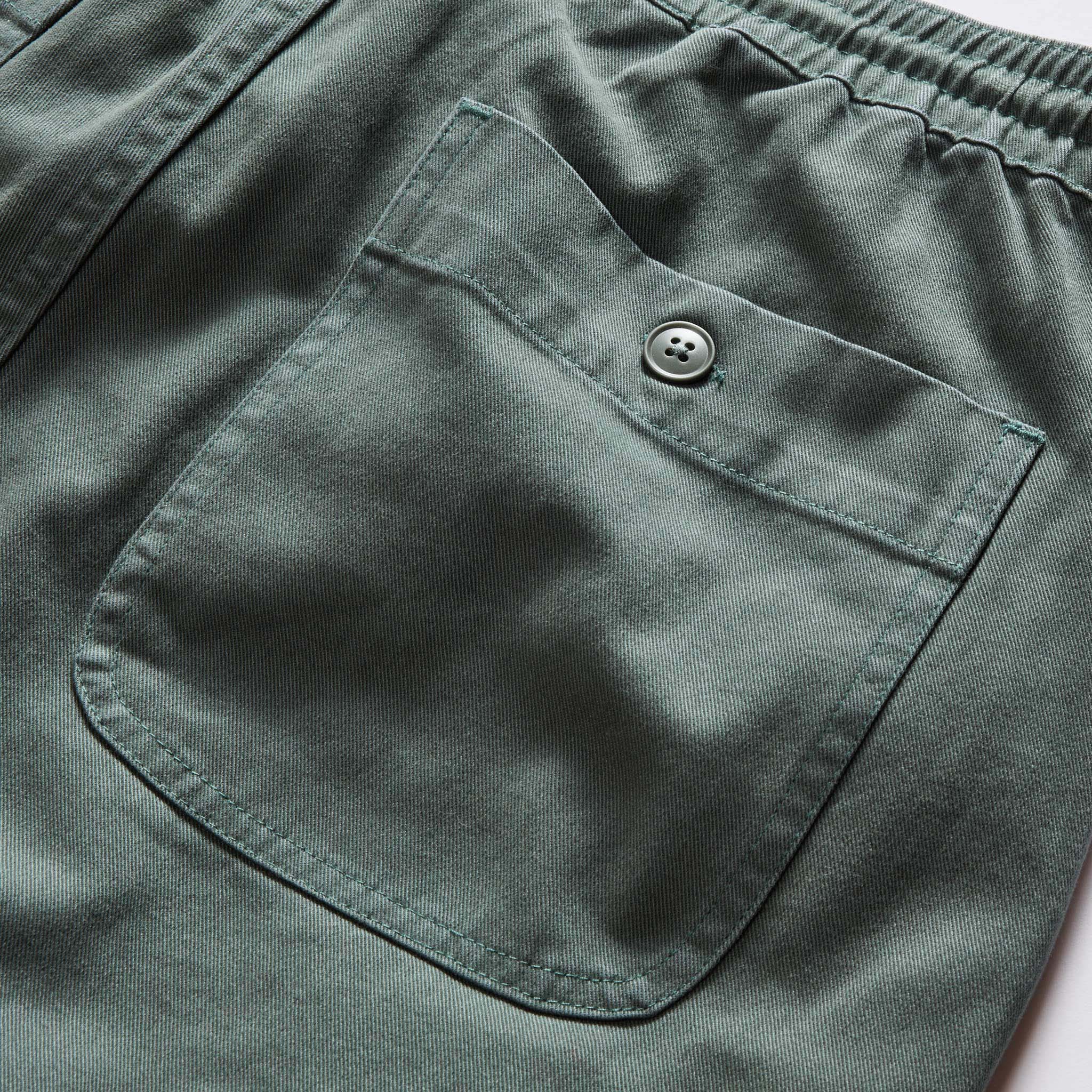 The Apres Short in Organic Deep Sea Foundation Twill