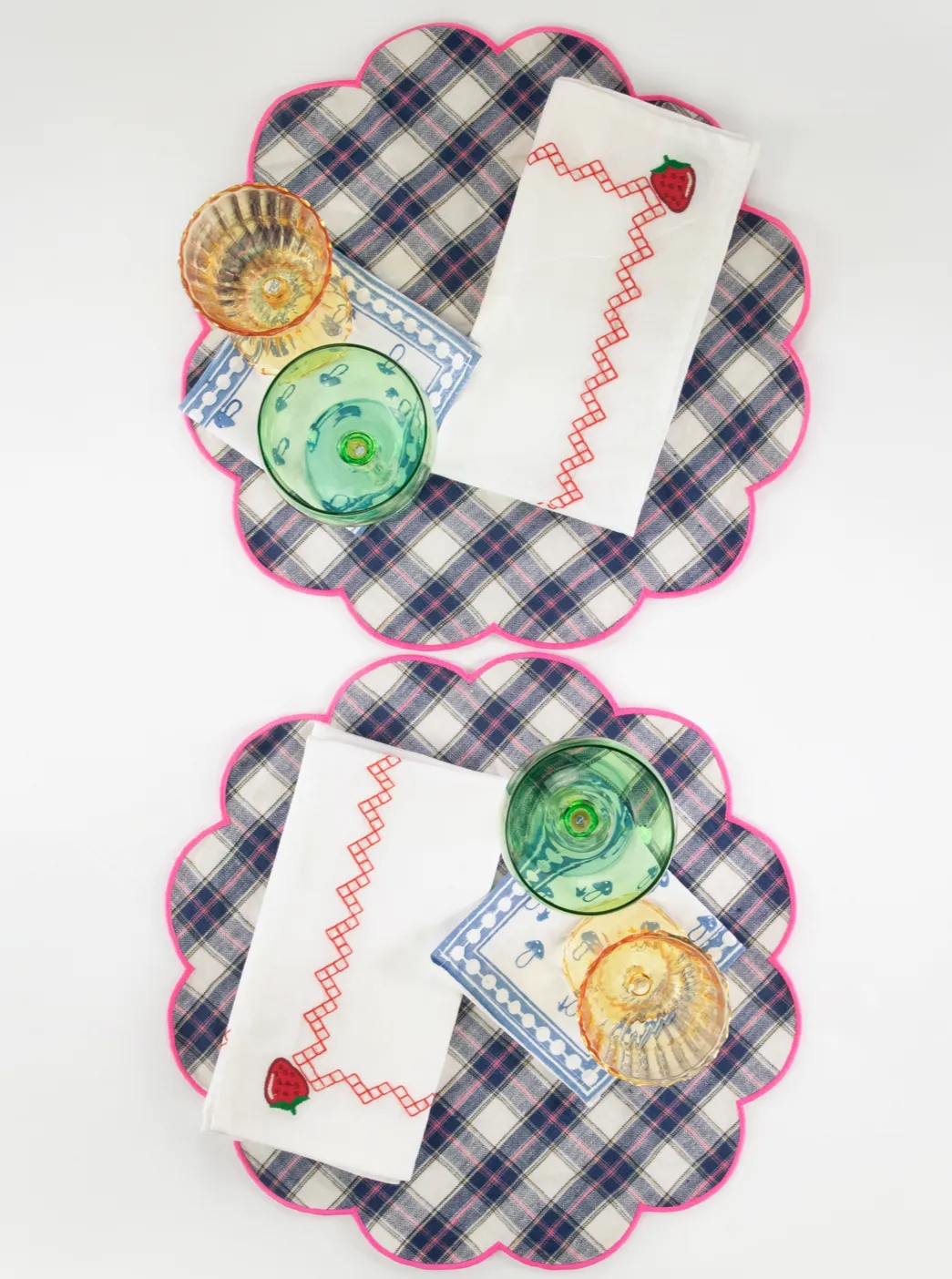 The Fruit Basket Napkin, Set of 4 - Shortcake Strawberry Fields / Cotton